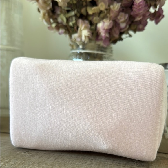 New Dior Pink Cosmetic Bag - Picture 6 of 6
